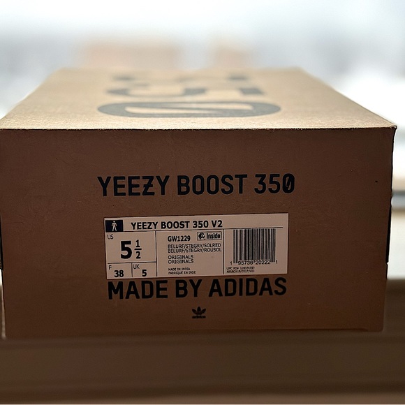 NWT - YEEZY Boost 350 V2 - ‘Beluga Reflective’ DEADSTOCK - Picture 4 of 5